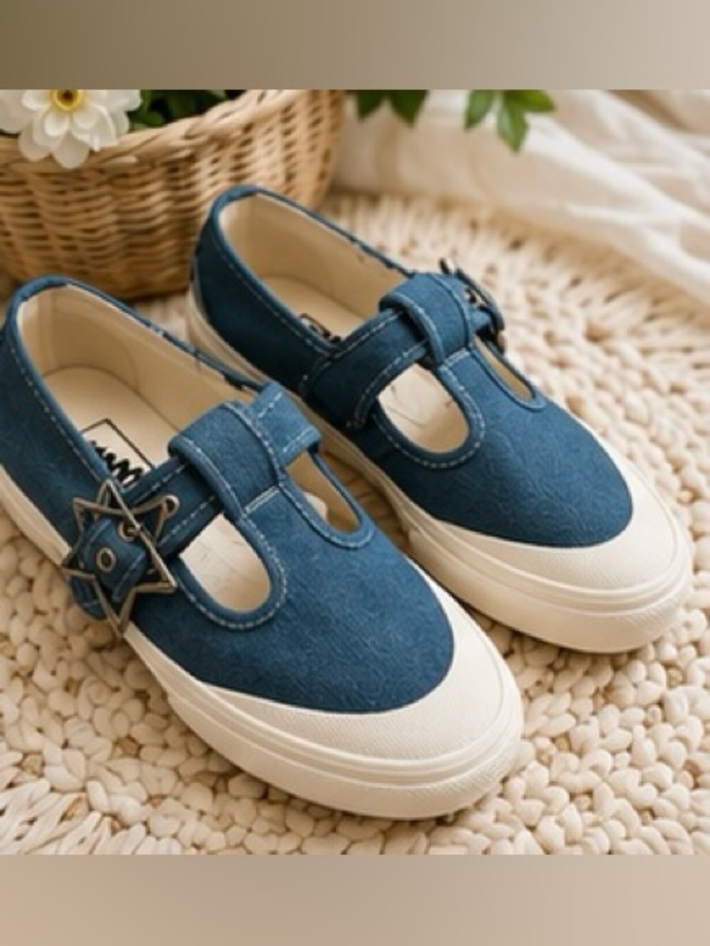 Vans Style 93 Mary Jane Sneakers Denim Blue Star Buckle NWOT Size 5